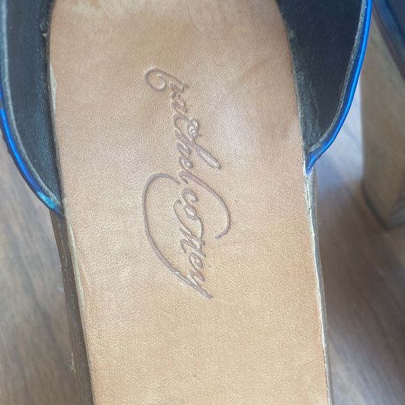 Rachel Comey metallic blue and black leather strappy sandals.block heel - Picture 4 of 5